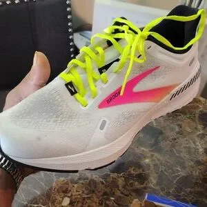 Brooks | Shoes | Brooks Kids Sneakers White With Neon Yellow  display picture 2